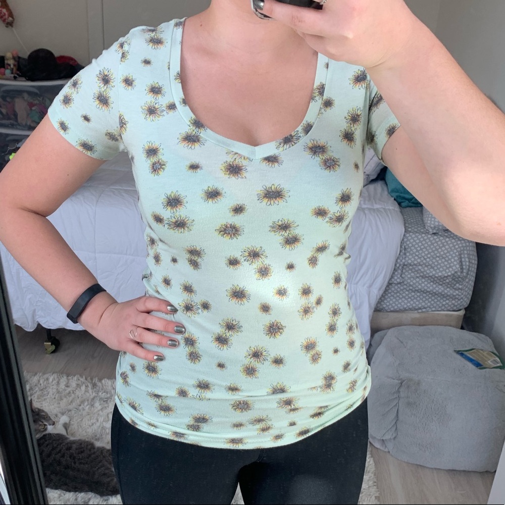 Nollie Sunflower V Neck T-Shirt